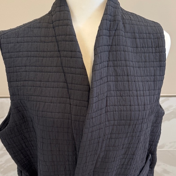 Lululemon Serene Travels Vest Size 12 Black Jacket NYC Style - Picture 3 of 12